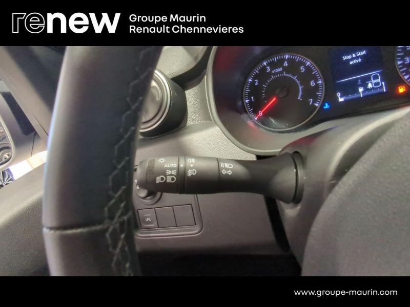 Photo 19 de l’annonce de DACIA Duster d’occasion à vendre à CHENNEVIÈRES-SUR-MARNE