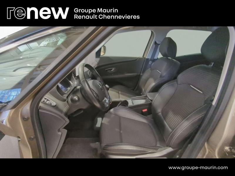 Photo 17 de l’annonce de RENAULT Scenic d’occasion à vendre à CHENNEVIÈRES-SUR-MARNE
