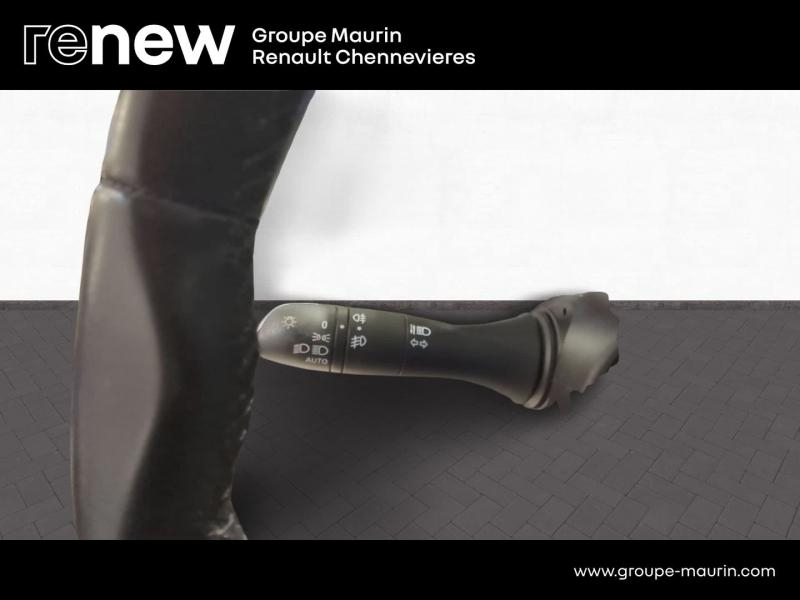 Photo 20 de l’annonce de RENAULT Scenic d’occasion à vendre à CHENNEVIÈRES-SUR-MARNE