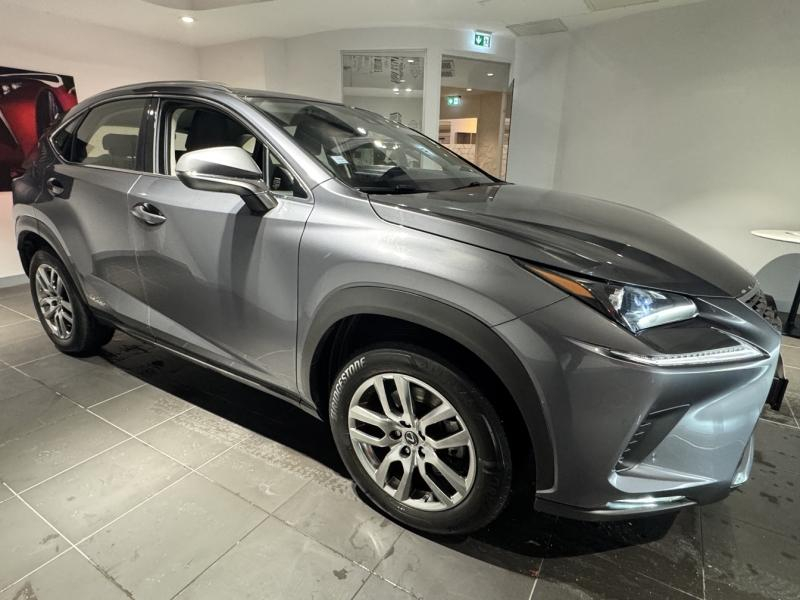 Photo 4 de l’annonce de LEXUS NX d’occasion à vendre à MONTFAVET