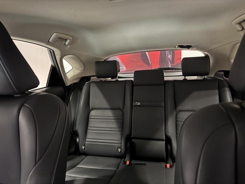 Photo 19 de l’annonce de LEXUS NX d’occasion à vendre à MONTFAVET