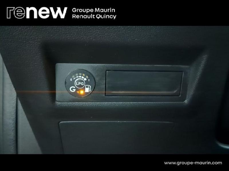 Photo 10 de l’annonce de RENAULT Captur d’occasion à vendre à QUINCY-SOUS-SÉNART