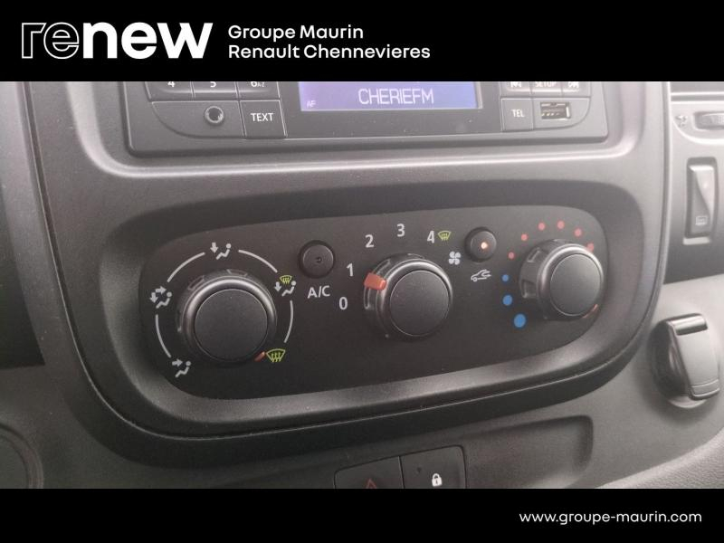 Photo 20 de l’annonce de RENAULT Trafic Combi d’occasion à vendre à CHAMPIGNY-SUR-MARNE