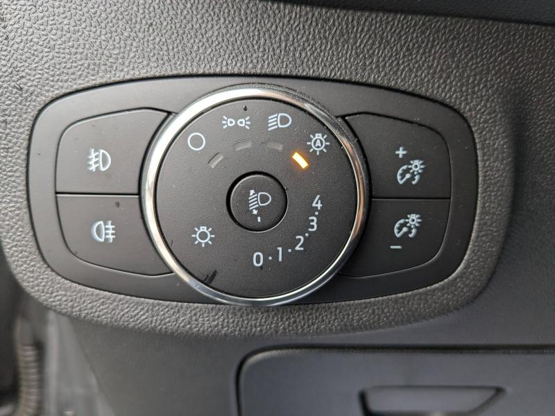 Photo 9 de l’annonce de FORD Fiesta d’occasion à vendre à LA VALETTE