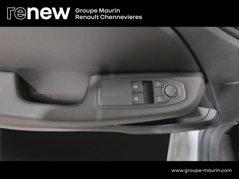 Photo 9 de l’annonce de RENAULT Clio d’occasion à vendre à CHENNEVIÈRES-SUR-MARNE