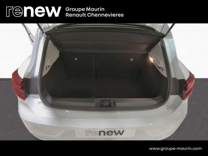 Photo 12 de l’annonce de RENAULT Clio d’occasion à vendre à CHENNEVIÈRES-SUR-MARNE