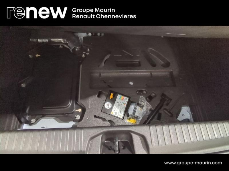 Photo 13 de l’annonce de RENAULT Clio d’occasion à vendre à CHENNEVIÈRES-SUR-MARNE