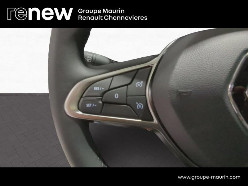 Photo 15 de l’annonce de RENAULT Clio d’occasion à vendre à CHENNEVIÈRES-SUR-MARNE