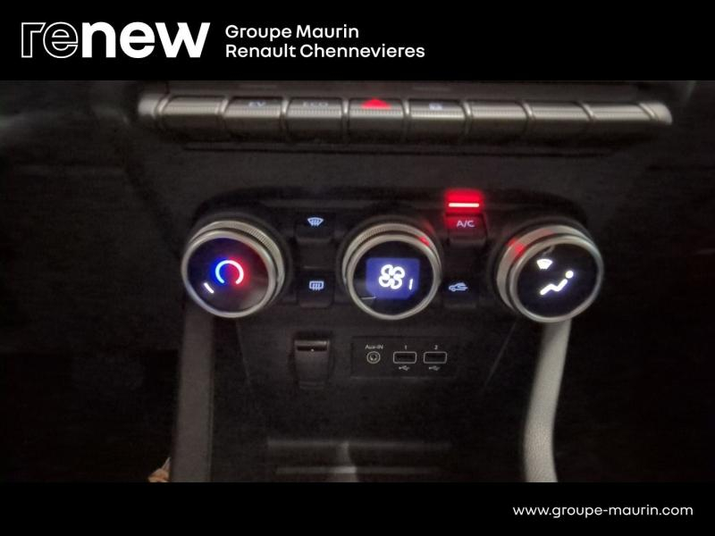 Photo 19 de l’annonce de RENAULT Clio d’occasion à vendre à CHENNEVIÈRES-SUR-MARNE