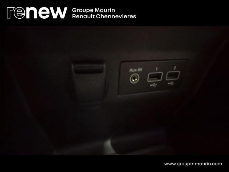 Photo 20 de l’annonce de RENAULT Clio d’occasion à vendre à CHENNEVIÈRES-SUR-MARNE