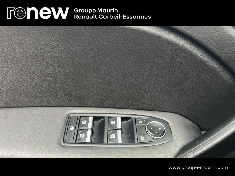 Photo 14 de l’annonce de RENAULT  d’occasion à vendre à CORBEIL-ESSONNES