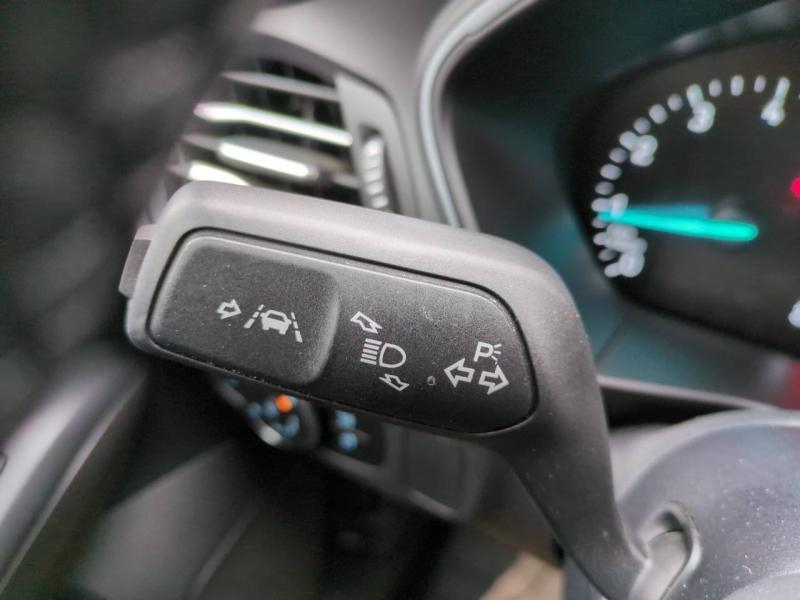 Photo 12 de l’annonce de FORD Focus d’occasion à vendre à NÎMES