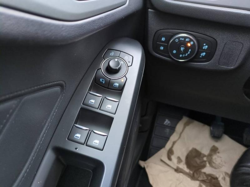 Photo 13 de l’annonce de FORD Focus d’occasion à vendre à NÎMES