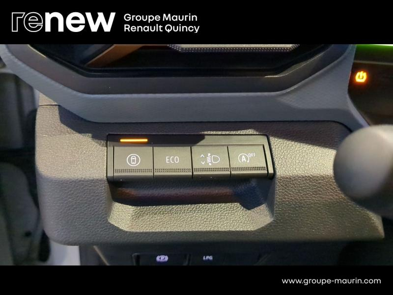 Photo 18 de l’annonce de DACIA Duster d’occasion à vendre à QUINCY-SOUS-SÉNART