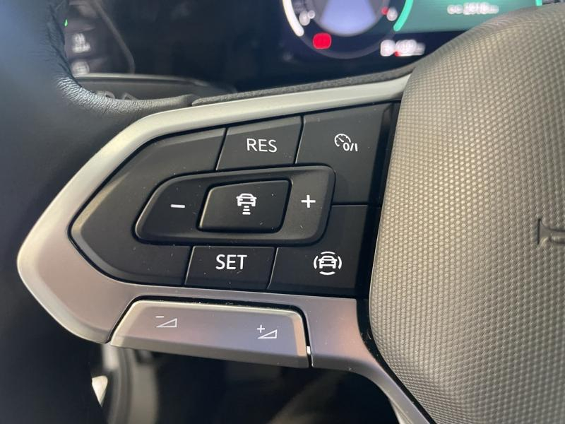 Photo 17 de l’annonce de VOLKSWAGEN Golf d’occasion à vendre à CHENNEVIÈRES-SUR-MARNE