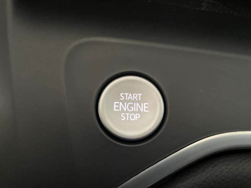 Photo 20 de l’annonce de VOLKSWAGEN Golf d’occasion à vendre à CHENNEVIÈRES-SUR-MARNE