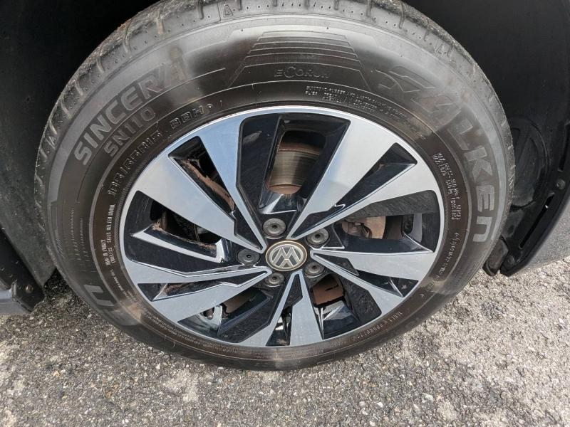 Photo 9 de l’annonce de VOLKSWAGEN Polo d’occasion à vendre à FRÉJUS