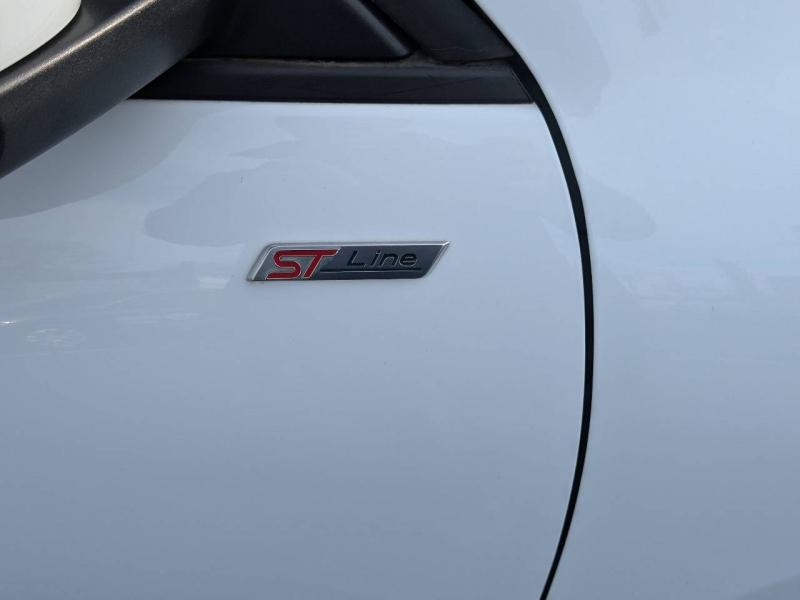 Photo 5 de l’annonce de FORD Kuga d’occasion à vendre à AIX-EN-PROVENCE