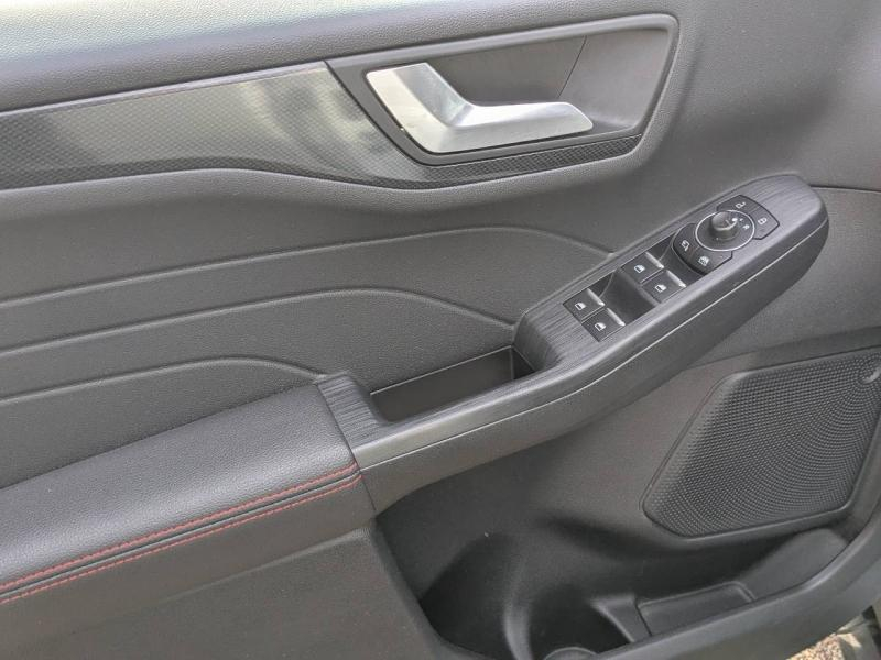 Photo 12 de l’annonce de FORD Kuga d’occasion à vendre à AIX-EN-PROVENCE