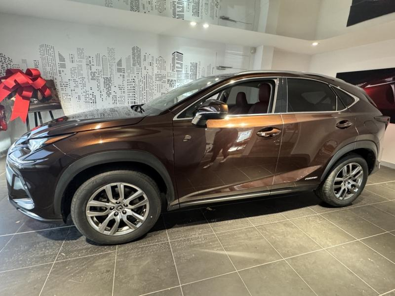 Photo 10 de l’annonce de LEXUS NX d’occasion à vendre à MONTFAVET