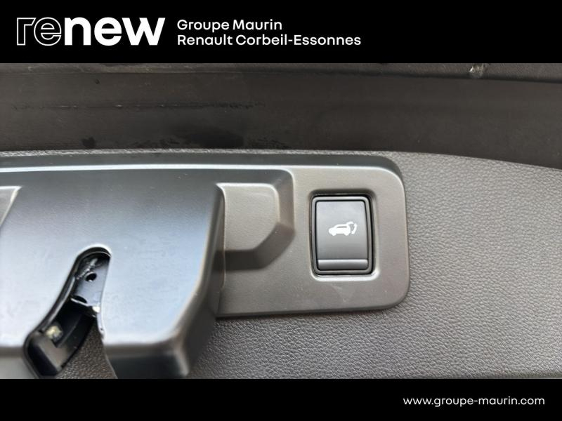 Photo 19 de l’annonce de RENAULT  d’occasion à vendre à CORBEIL-ESSONNES