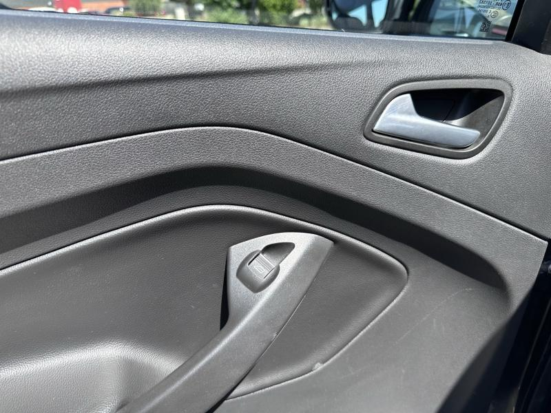 Photo 12 de l’annonce de FORD Kuga d’occasion à vendre à ORANGE