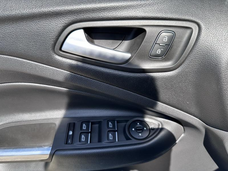 Photo 16 de l’annonce de FORD Kuga d’occasion à vendre à ORANGE