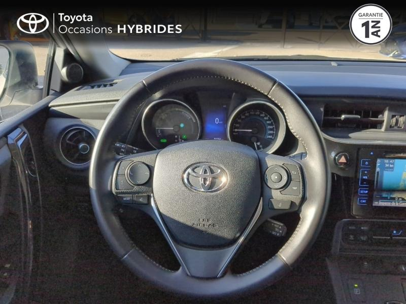 Photo 9 de l’annonce de TOYOTA Auris d’occasion à vendre à ARLES