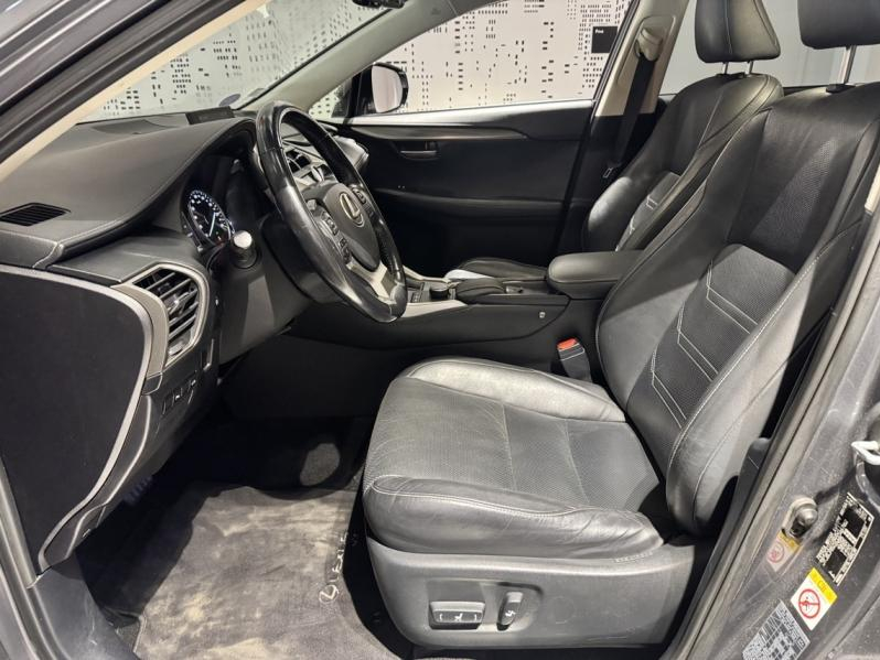 Photo 14 de l’annonce de LEXUS NX d’occasion à vendre à MONTFAVET