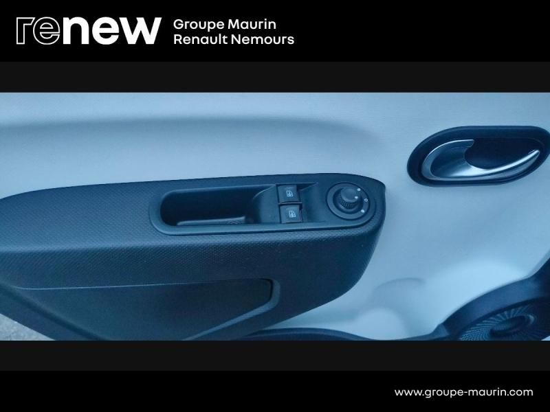 Photo 17 de l’annonce de RENAULT Twingo d’occasion à vendre à SAINT PIERRE LES NEMOURS