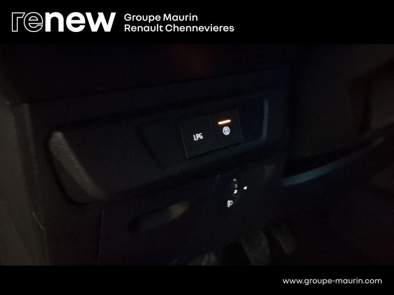 Photo 15 de l’annonce de DACIA Sandero d’occasion à vendre à CHENNEVIÈRES-SUR-MARNE