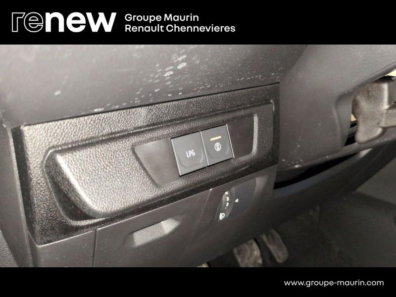 Photo 16 de l’annonce de DACIA Sandero d’occasion à vendre à CHENNEVIÈRES-SUR-MARNE