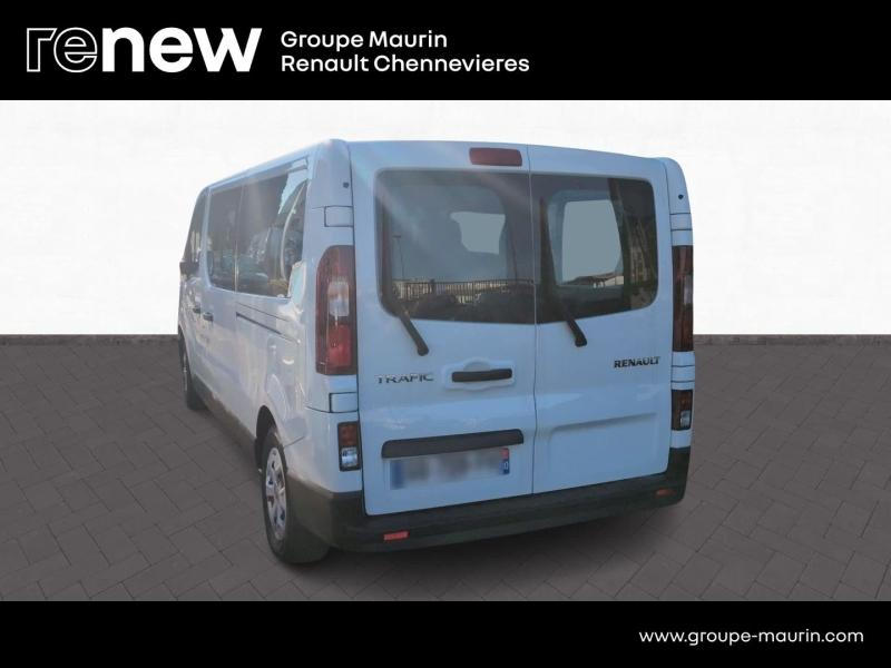Photo 5 de l’annonce de RENAULT Trafic Combi d’occasion à vendre à CHENNEVIÈRES-SUR-MARNE