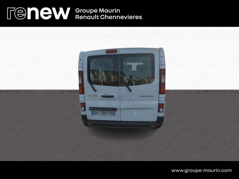 Photo 11 de l’annonce de RENAULT Trafic Combi d’occasion à vendre à CHENNEVIÈRES-SUR-MARNE