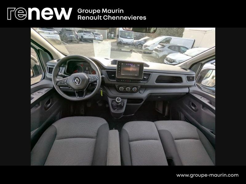 Photo 20 de l’annonce de RENAULT Trafic Combi d’occasion à vendre à CHENNEVIÈRES-SUR-MARNE
