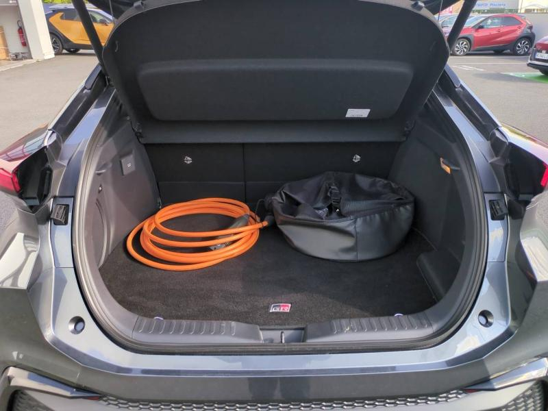 Photo 12 de l’annonce de TOYOTA C-HR d’occasion à vendre à AUBIÈRE