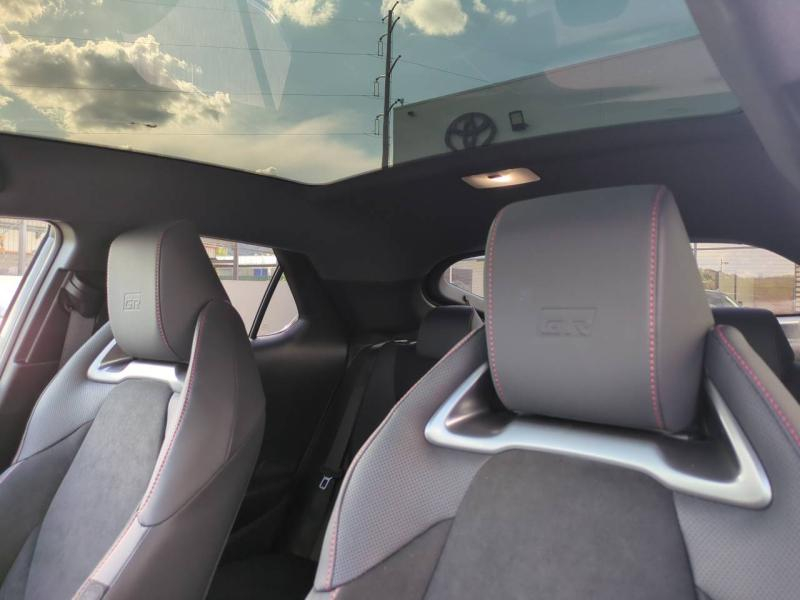 Photo 15 de l’annonce de TOYOTA C-HR d’occasion à vendre à AUBIÈRE