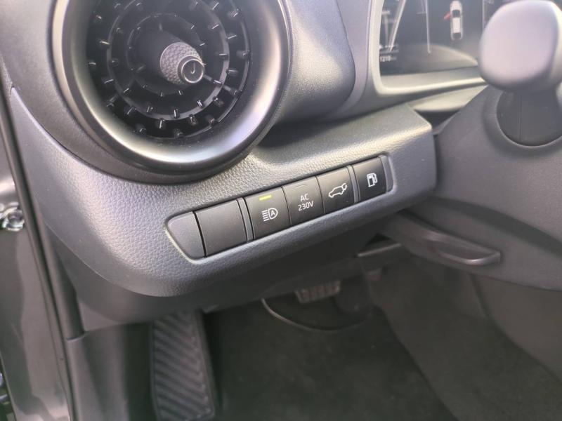 Photo 19 de l’annonce de TOYOTA C-HR d’occasion à vendre à AUBIÈRE