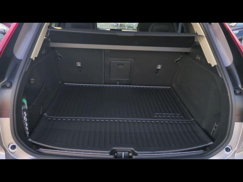 Photo 8 de l’annonce de VOLVO XC60 d’occasion à vendre à AIX-EN-PROVENCE