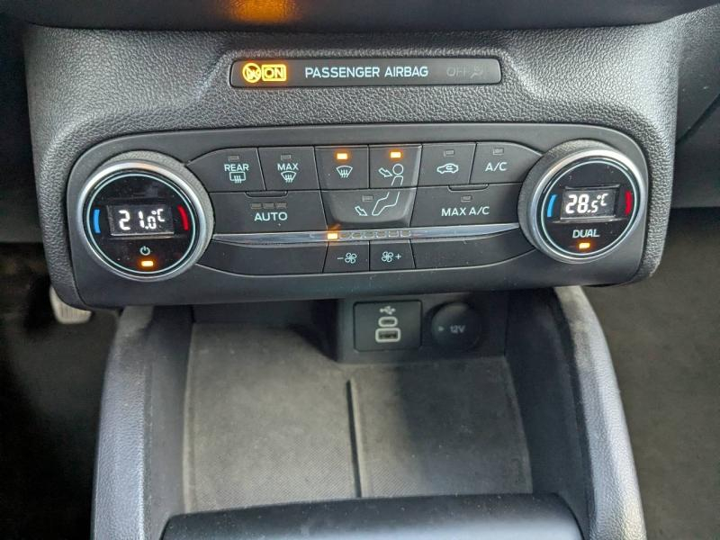 Photo 12 de l’annonce de FORD Focus d’occasion à vendre à MARSEILLE