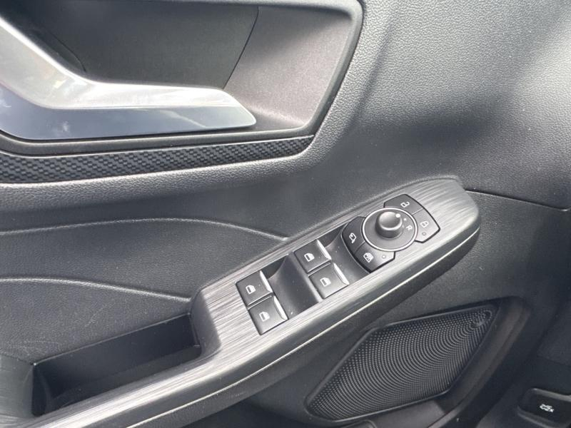 Photo 20 de l’annonce de FORD Kuga d’occasion à vendre à VITROLLES