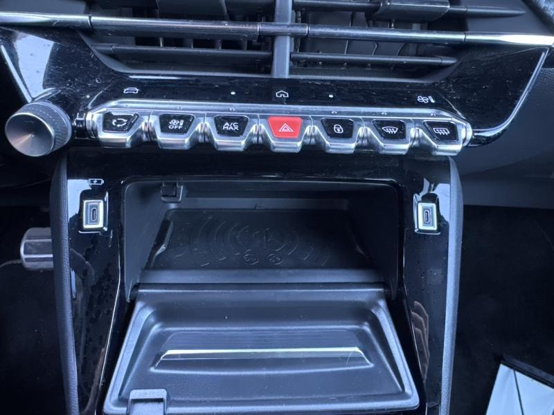 Photo 19 de l’annonce de PEUGEOT 208 d’occasion à vendre à VITROLLES