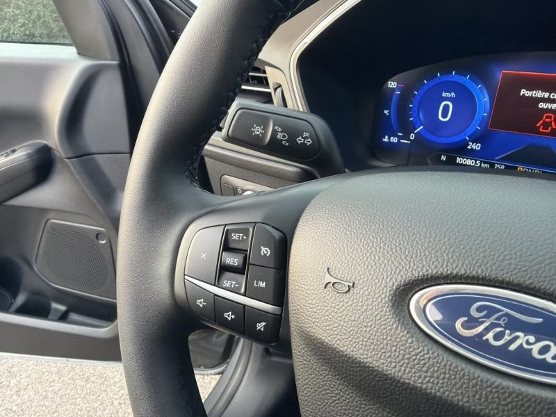 Photo 13 de l’annonce de FORD Kuga d’occasion à vendre à VITROLLES