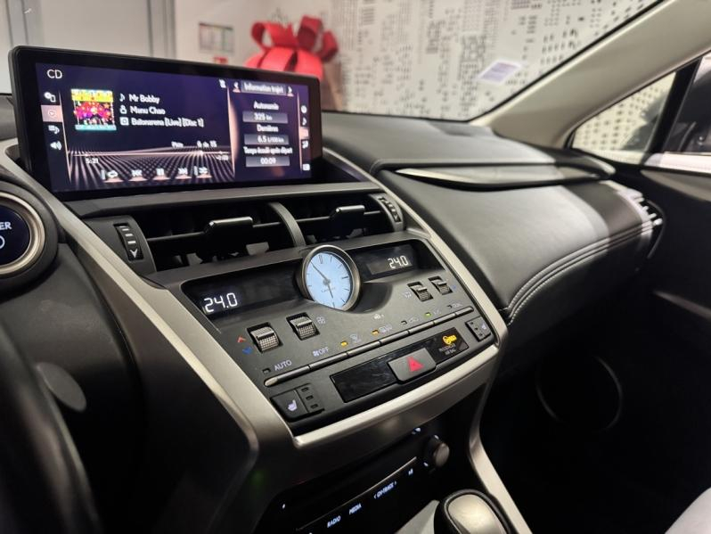 Photo 18 de l’annonce de LEXUS NX d’occasion à vendre à MONTFAVET