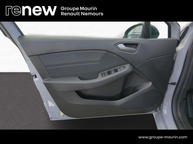 Photo 17 de l’annonce de RENAULT Clio d’occasion à vendre à SAINT PIERRE LES NEMOURS