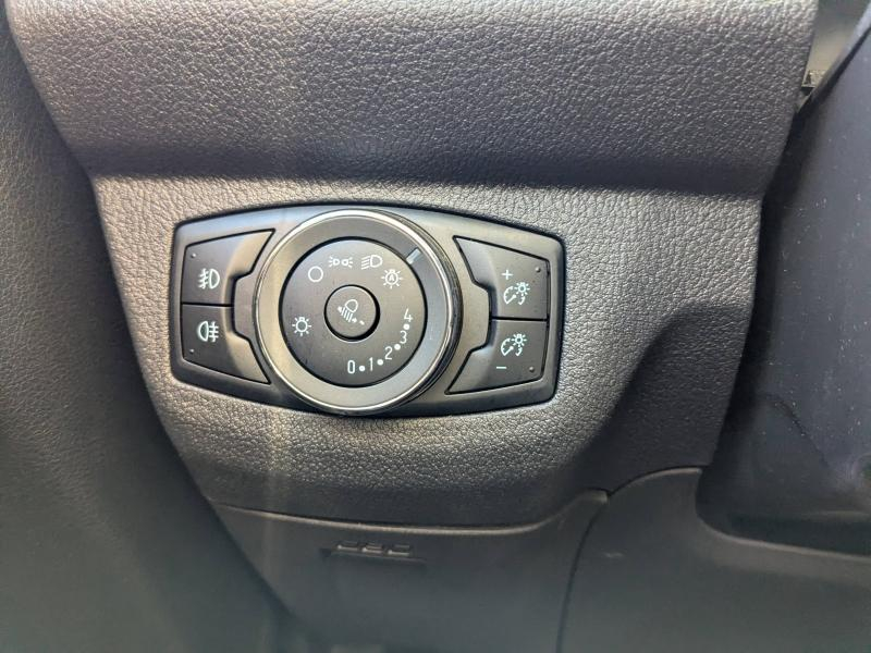 Photo 14 de l’annonce de FORD Transit Courier VUL d’occasion à vendre à DRAGUIGNAN