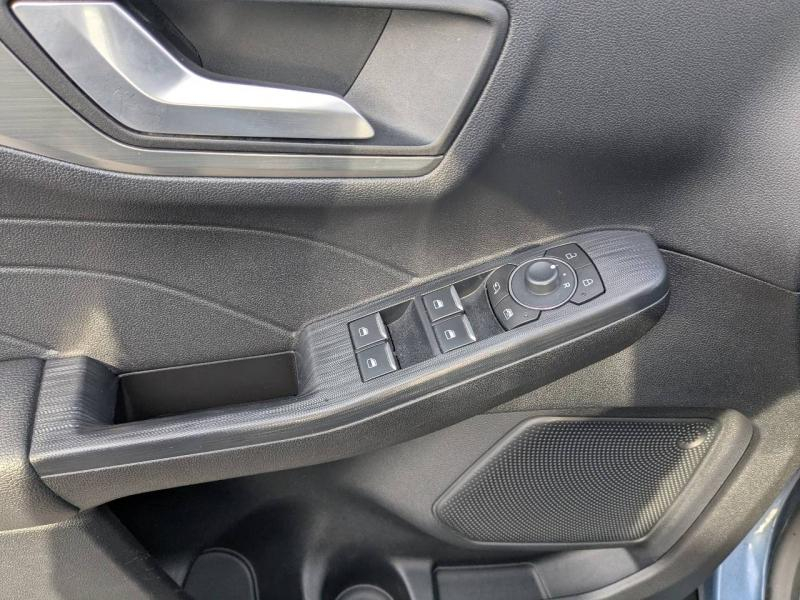 Photo 14 de l’annonce de FORD Kuga d’occasion à vendre à MARSEILLE