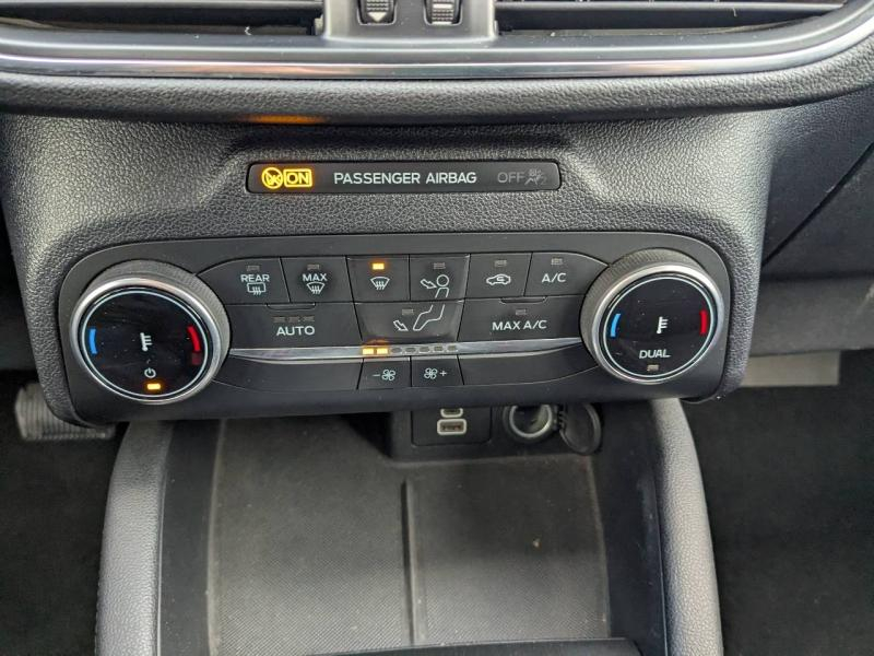 Photo 19 de l’annonce de FORD Kuga d’occasion à vendre à MARSEILLE