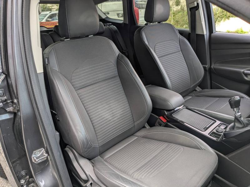 Photo 16 de l’annonce de FORD Kuga d’occasion à vendre à LA VALETTE