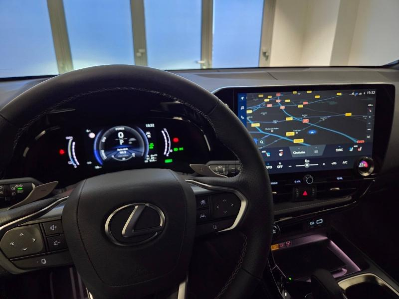 Photo 4 de l’annonce de LEXUS NX d’occasion à vendre à AUBIÈRE